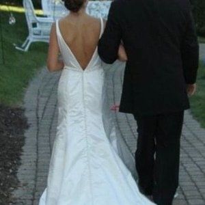 Size 6 Ivory Authentic Marisa Wedding Gown